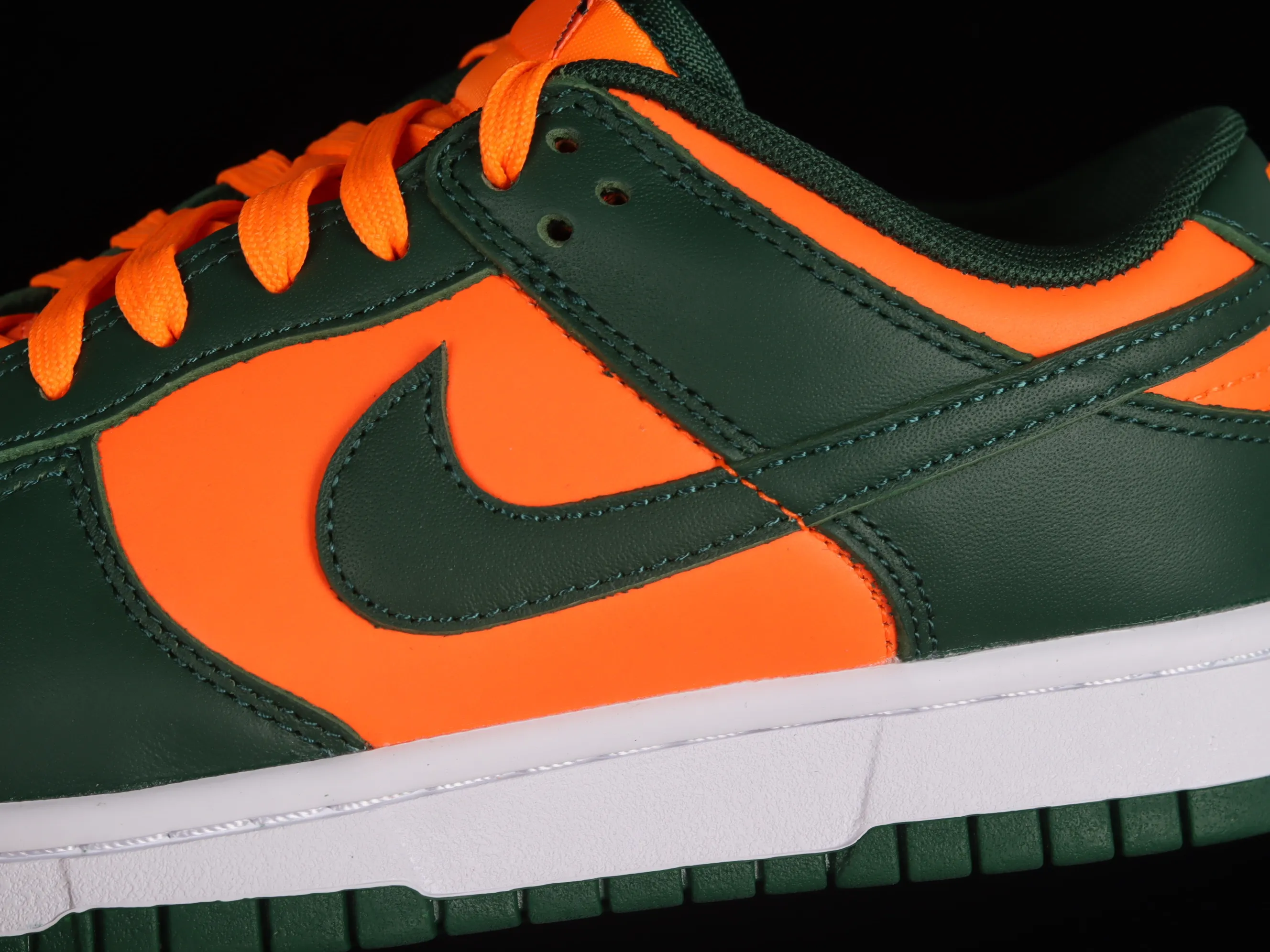 All categories Nk SB Dunk series Nk SB Dunk Low low-top sneakers C version Nk SB Dunk Low "Miami Hurricanes" orange green SB low-top casual sneakers DD1391-300